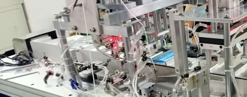 出口口罩機了，一拖一自動平面口罩生產(chǎn)線